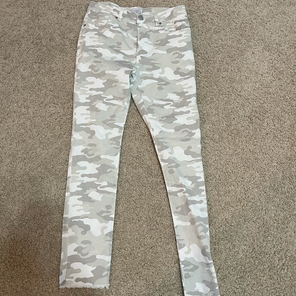 💥NWT MUDPIE CAMO JEANS💥